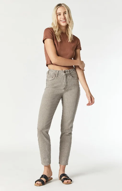 Cozy Everyday Layers CINDY MOM JEANS IN BROWN NATURAL DYE